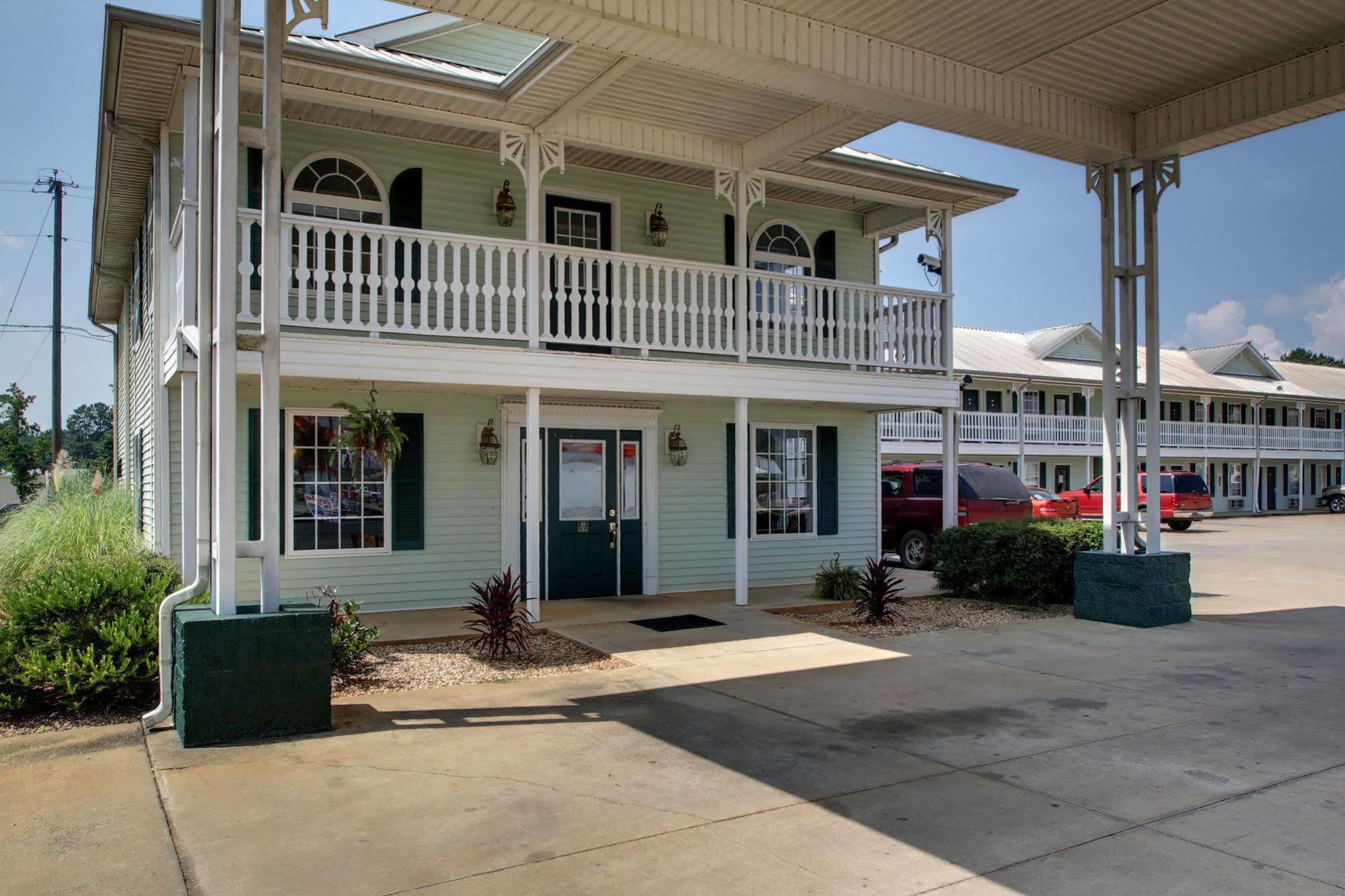 Key West Inn - Childersburg Exterior photo